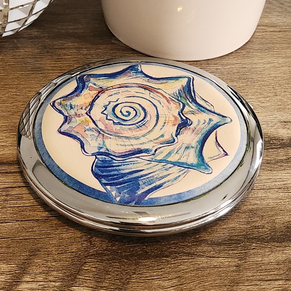 BRIGHTON CALYPSO SHELL TRAVEL MIRROR NEW SEASHELL OCEAN NAUTICAL COMPACT